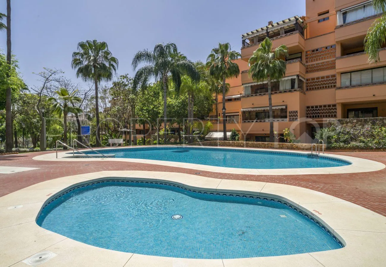 For sale apartment with 3 bedrooms in Costa Nagüeles III