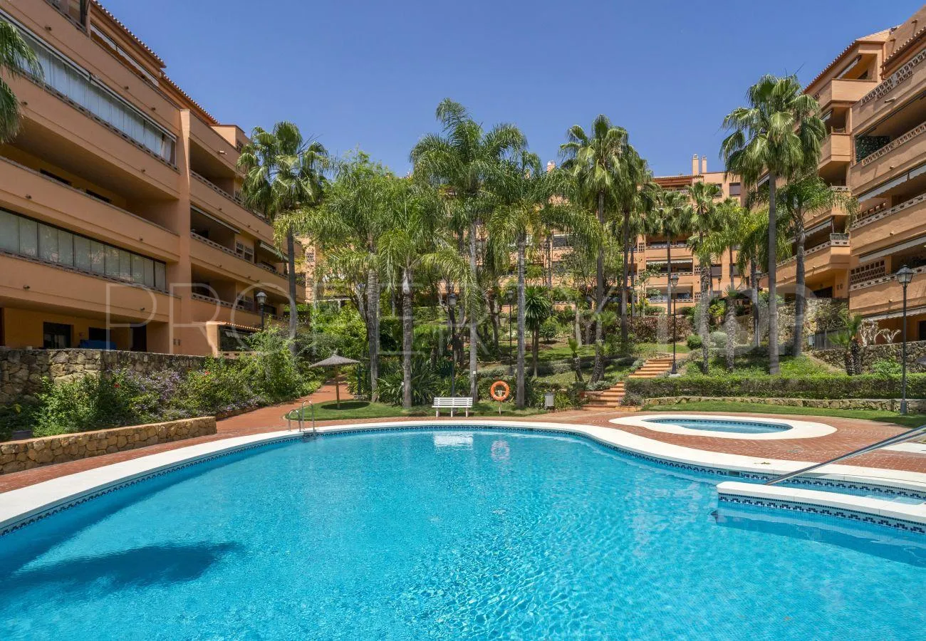 For sale apartment with 3 bedrooms in Costa Nagüeles III