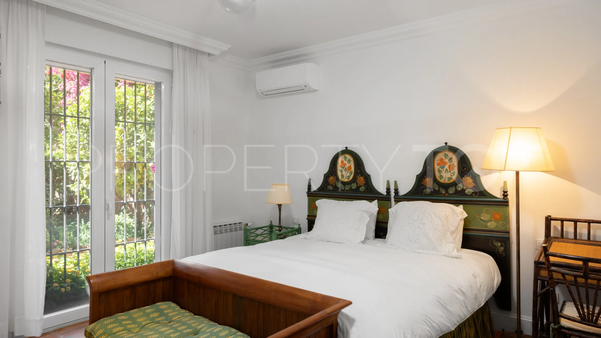 Villa for sale in Benahavis Centro
