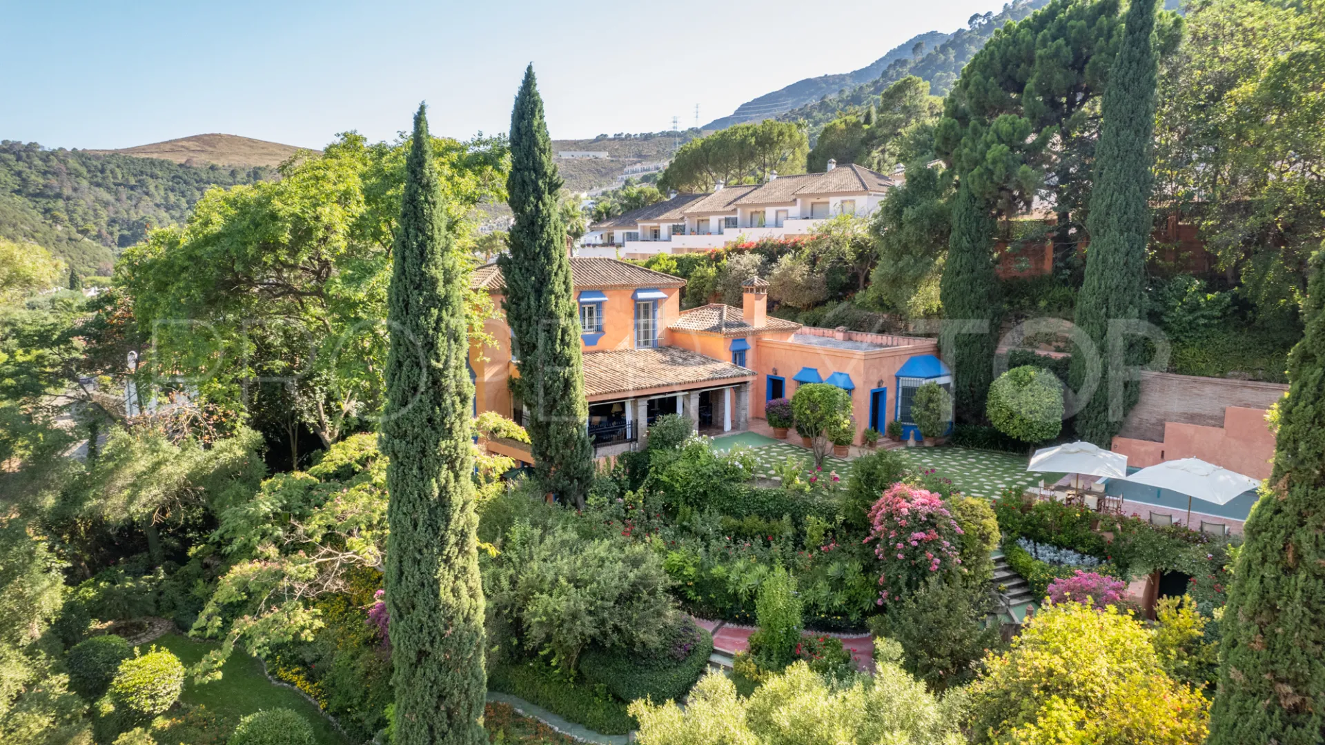 Villa for sale in Benahavis Centro