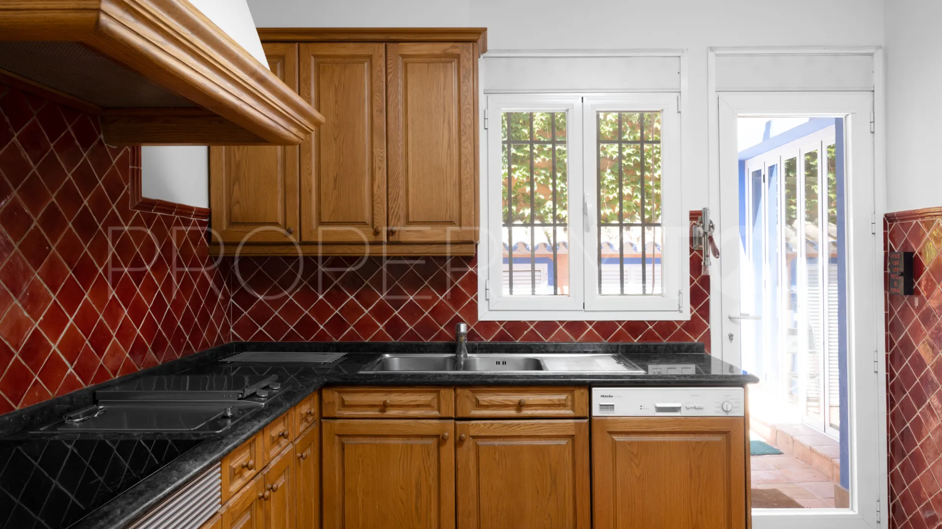 Villa for sale in Benahavis Centro