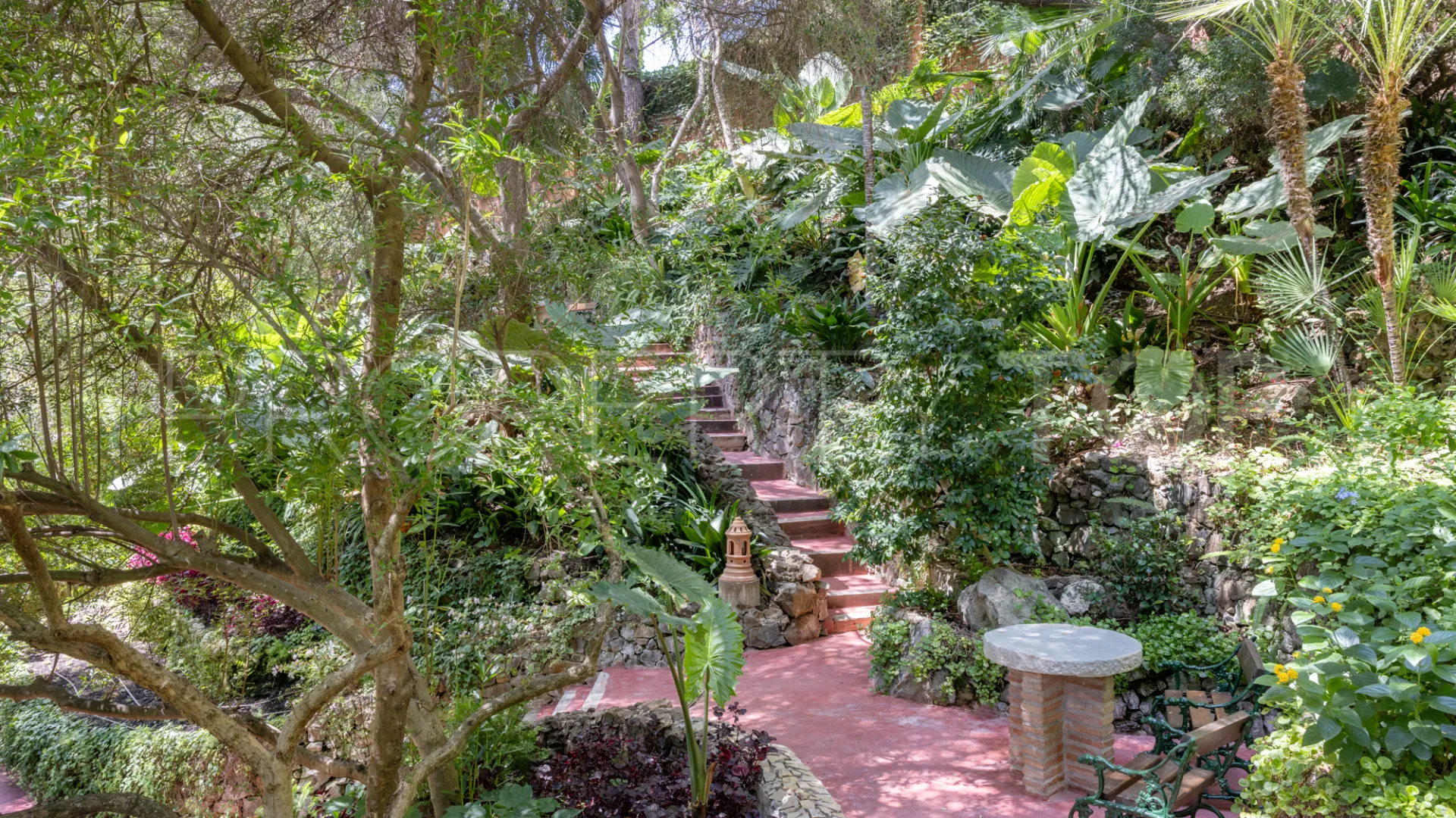 Villa for sale in Benahavis Centro