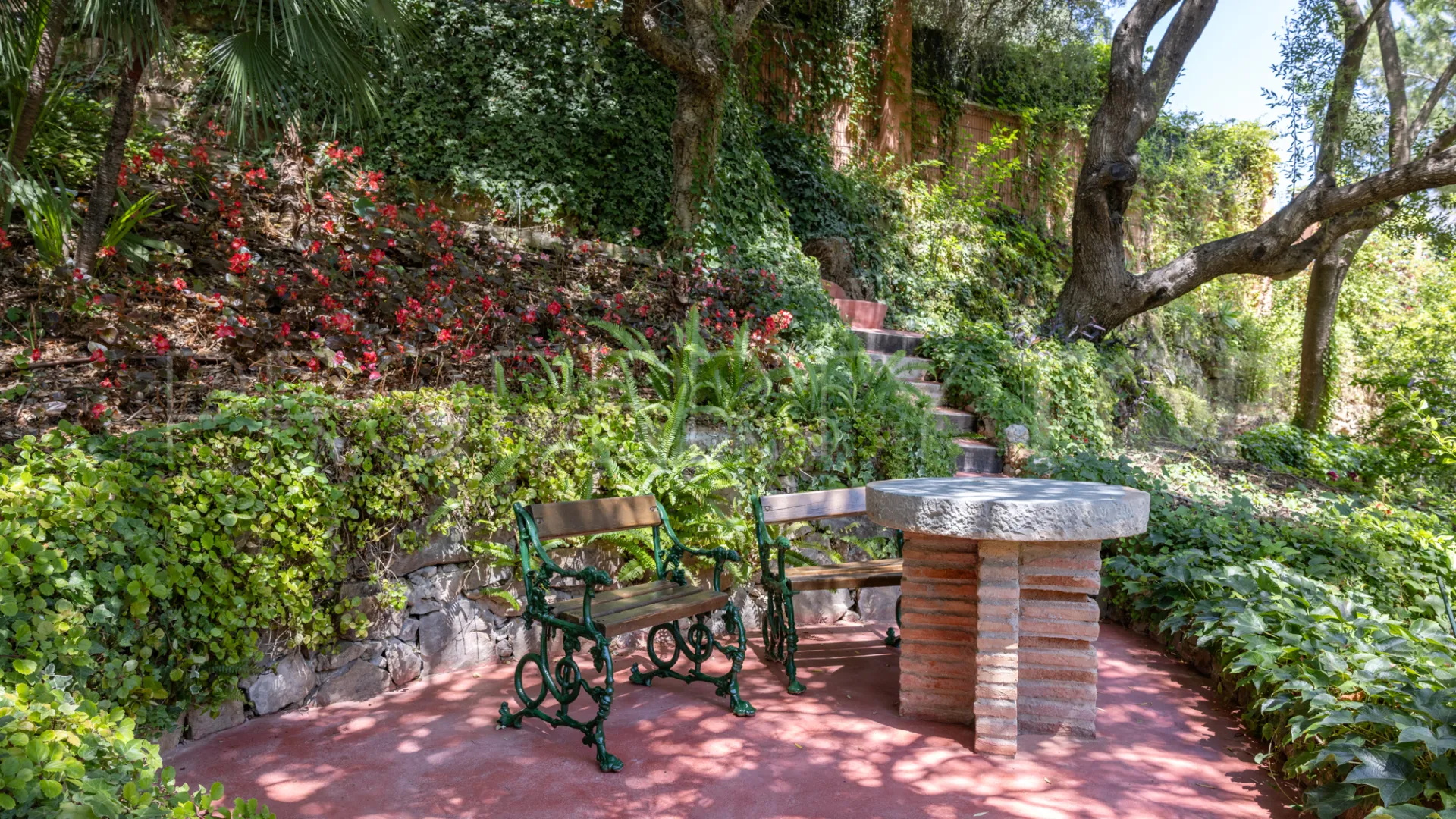 Villa for sale in Benahavis Centro