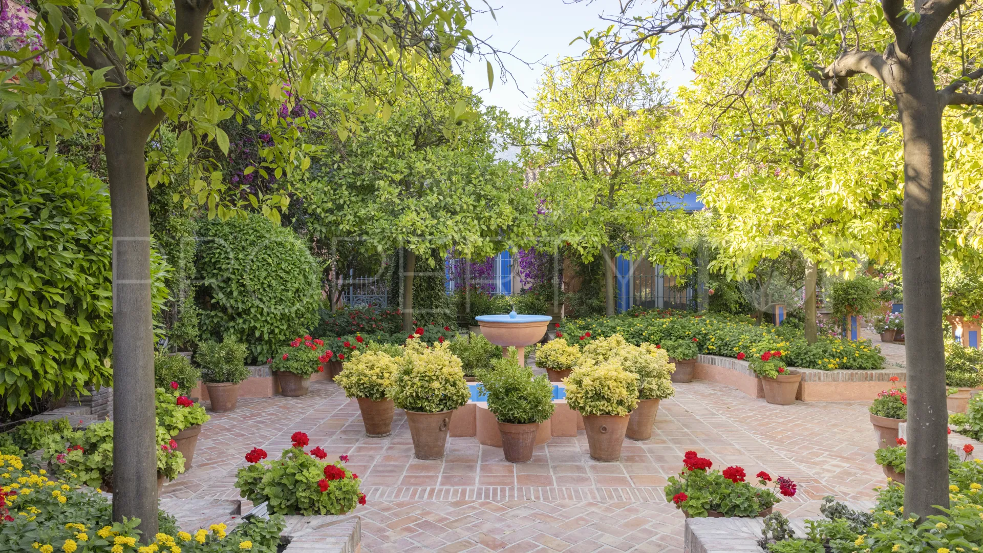 Villa for sale in Benahavis Centro