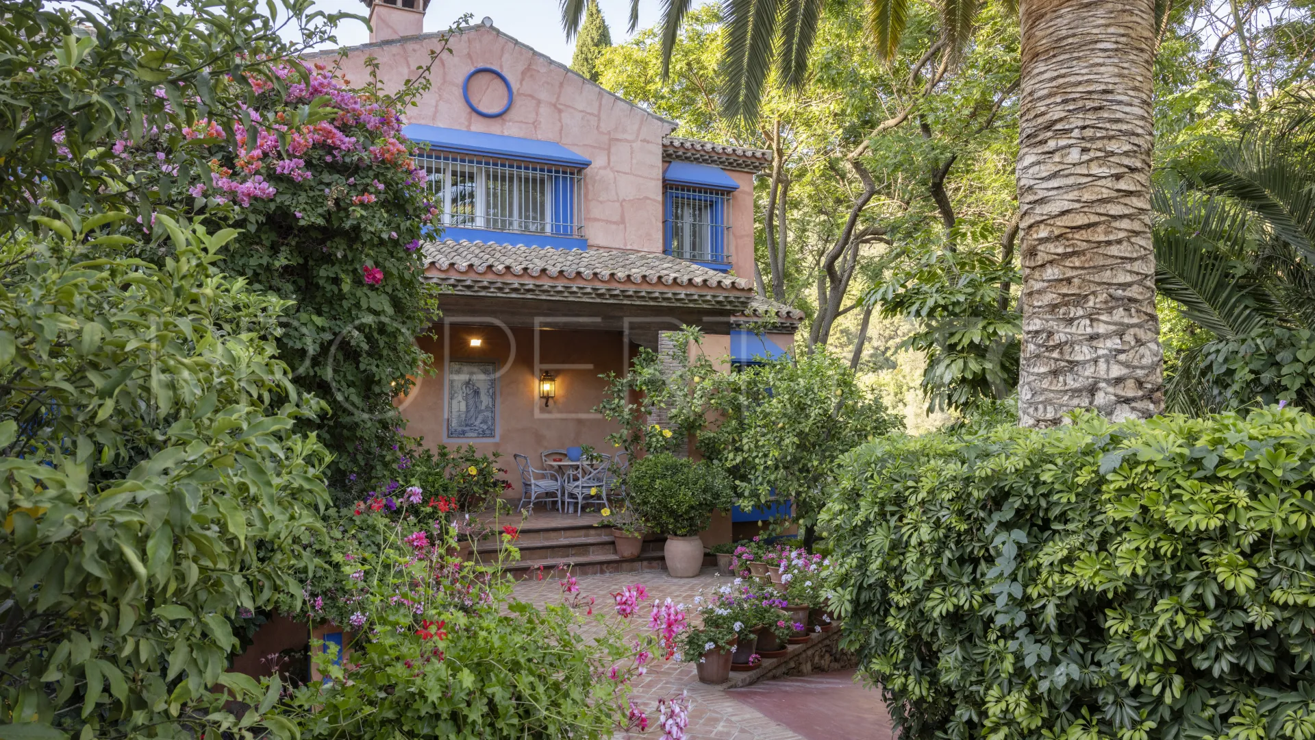 Villa for sale in Benahavis Centro