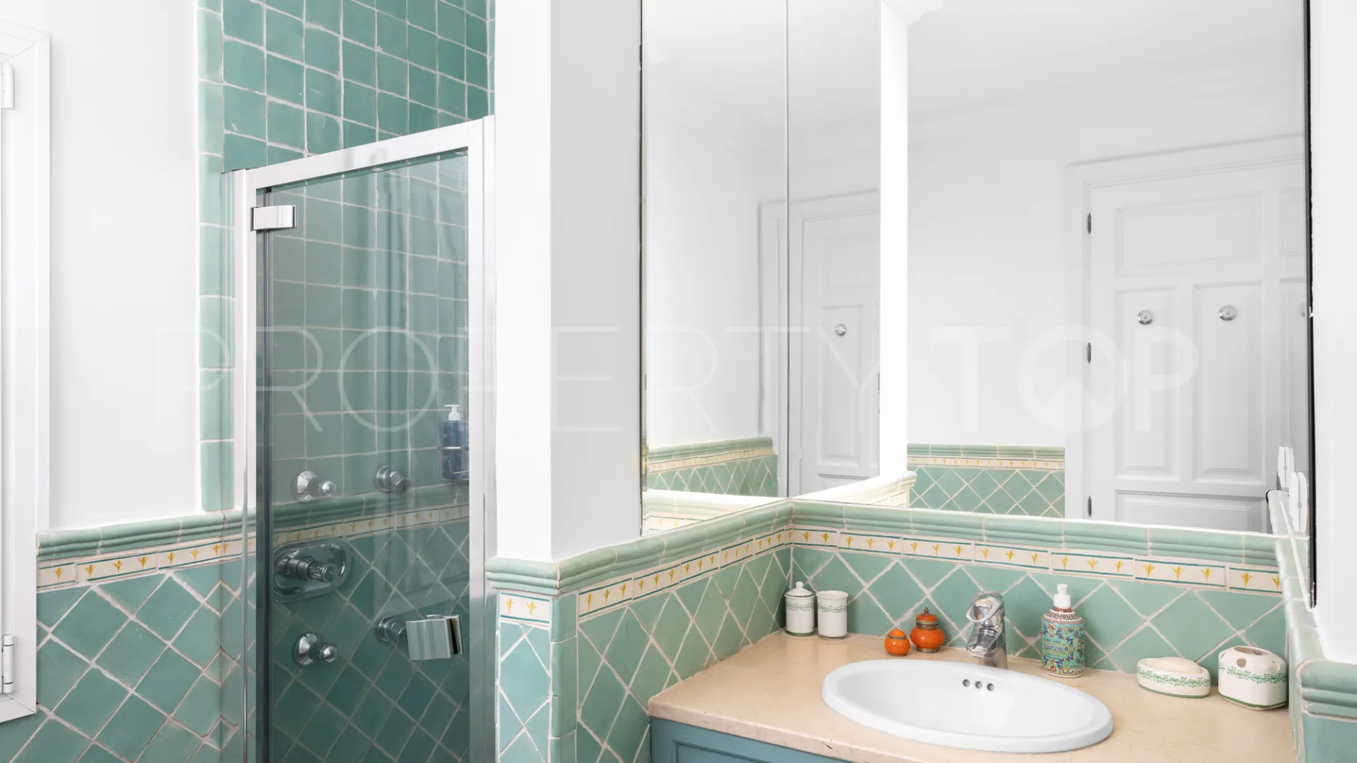 Villa for sale in Benahavis Centro