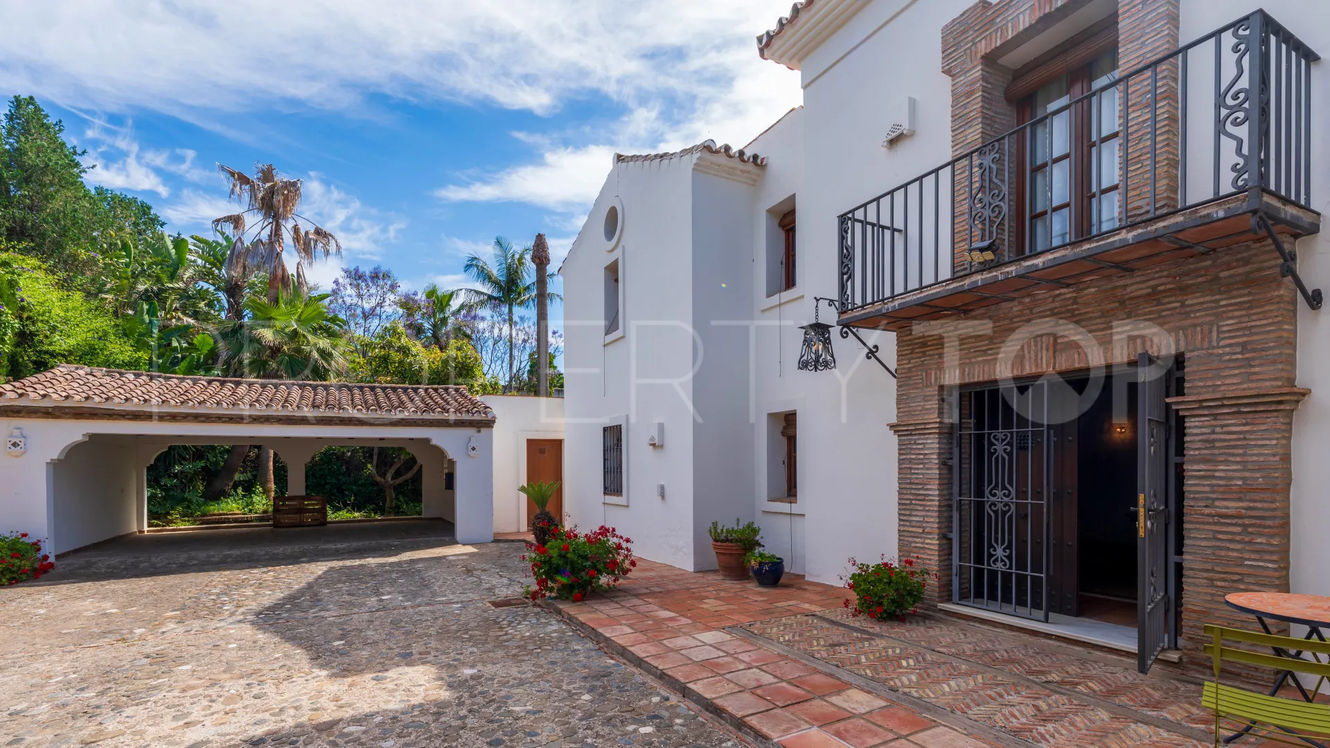 4 bedrooms villa for sale in Paraiso Medio