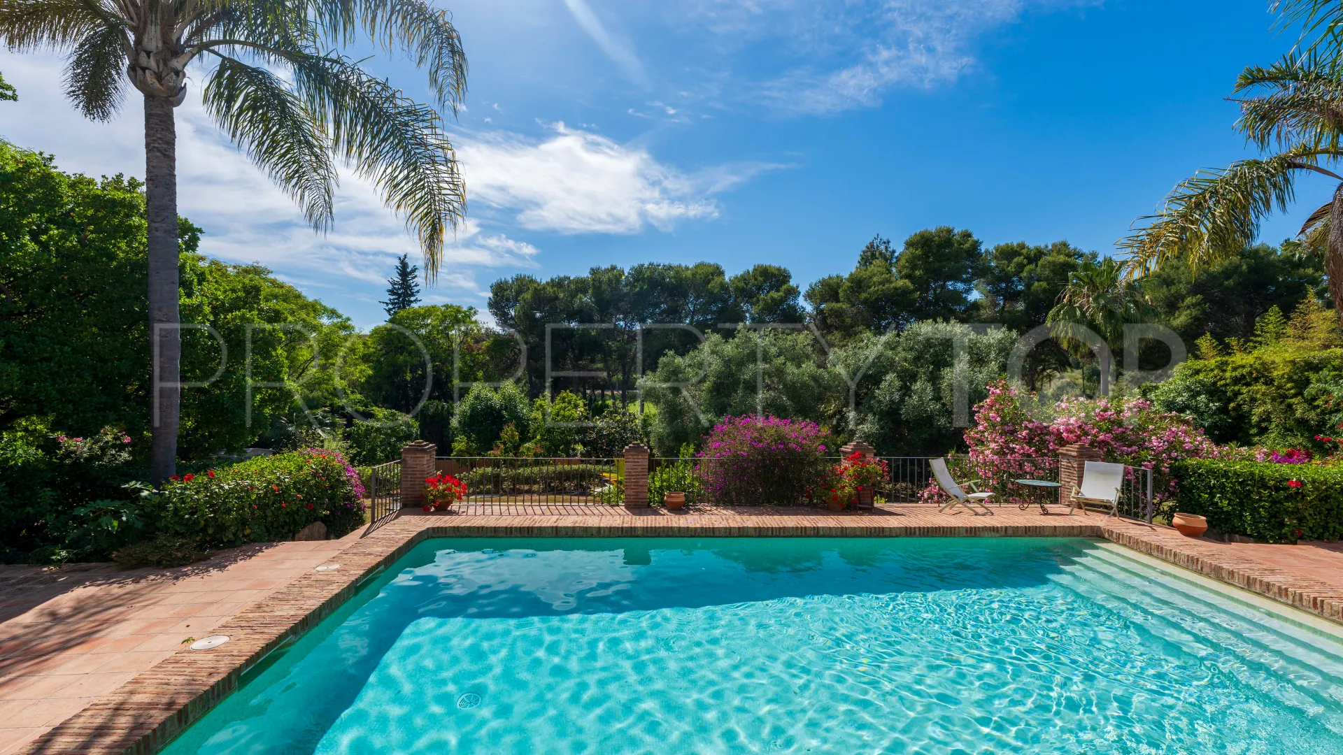 4 bedrooms villa for sale in Paraiso Medio
