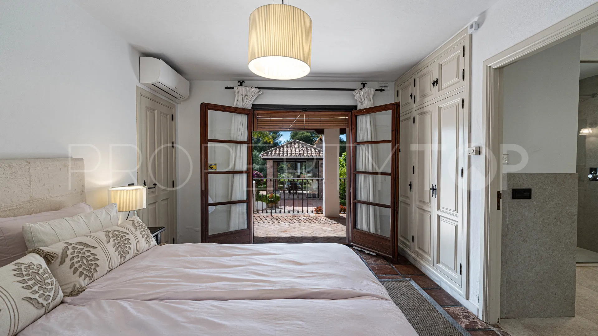 4 bedrooms villa for sale in Paraiso Medio
