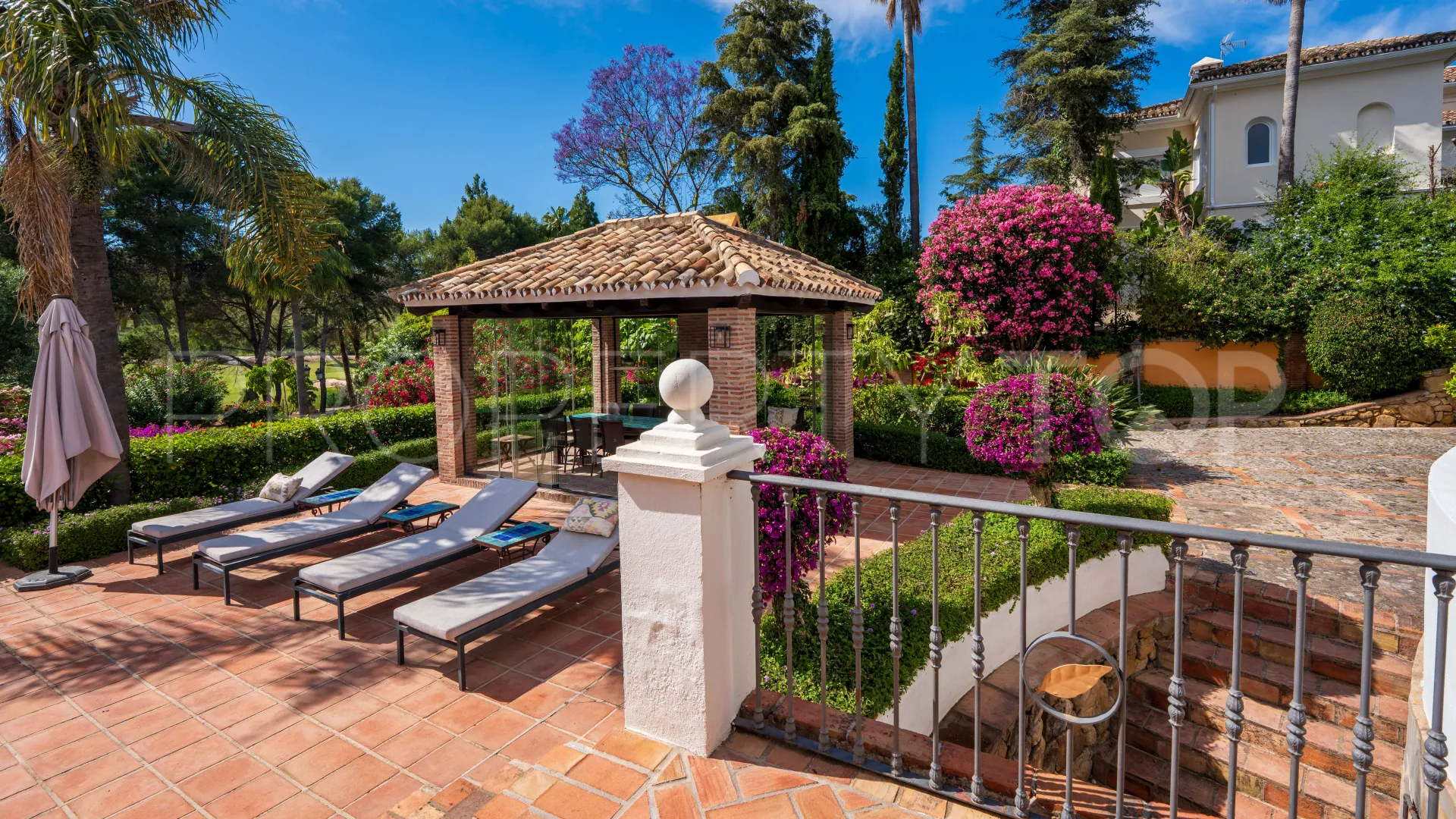 4 bedrooms villa for sale in Paraiso Medio