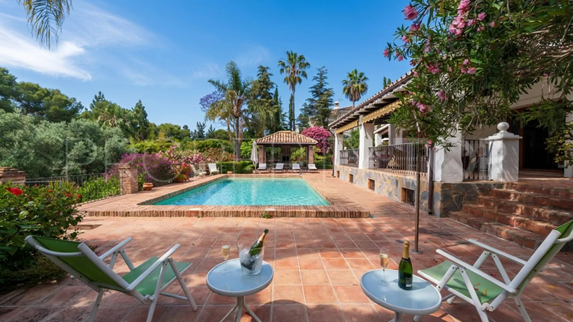 4 bedrooms villa for sale in Paraiso Medio