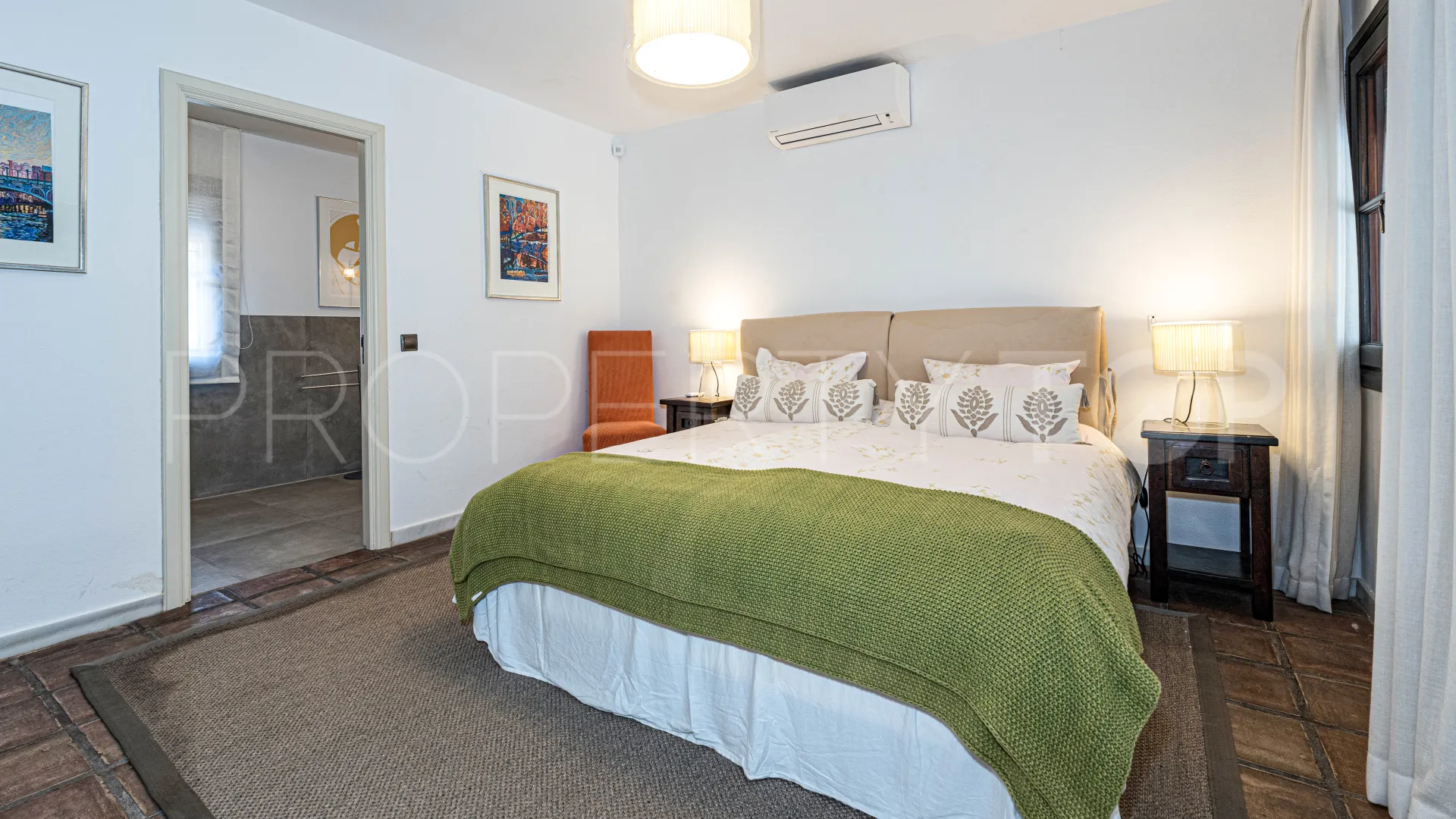 4 bedrooms villa for sale in Paraiso Medio