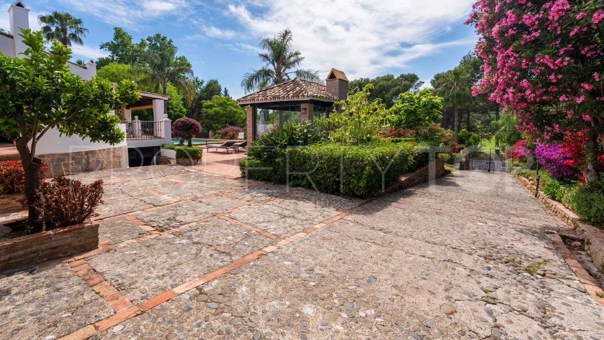 4 bedrooms villa for sale in Paraiso Medio