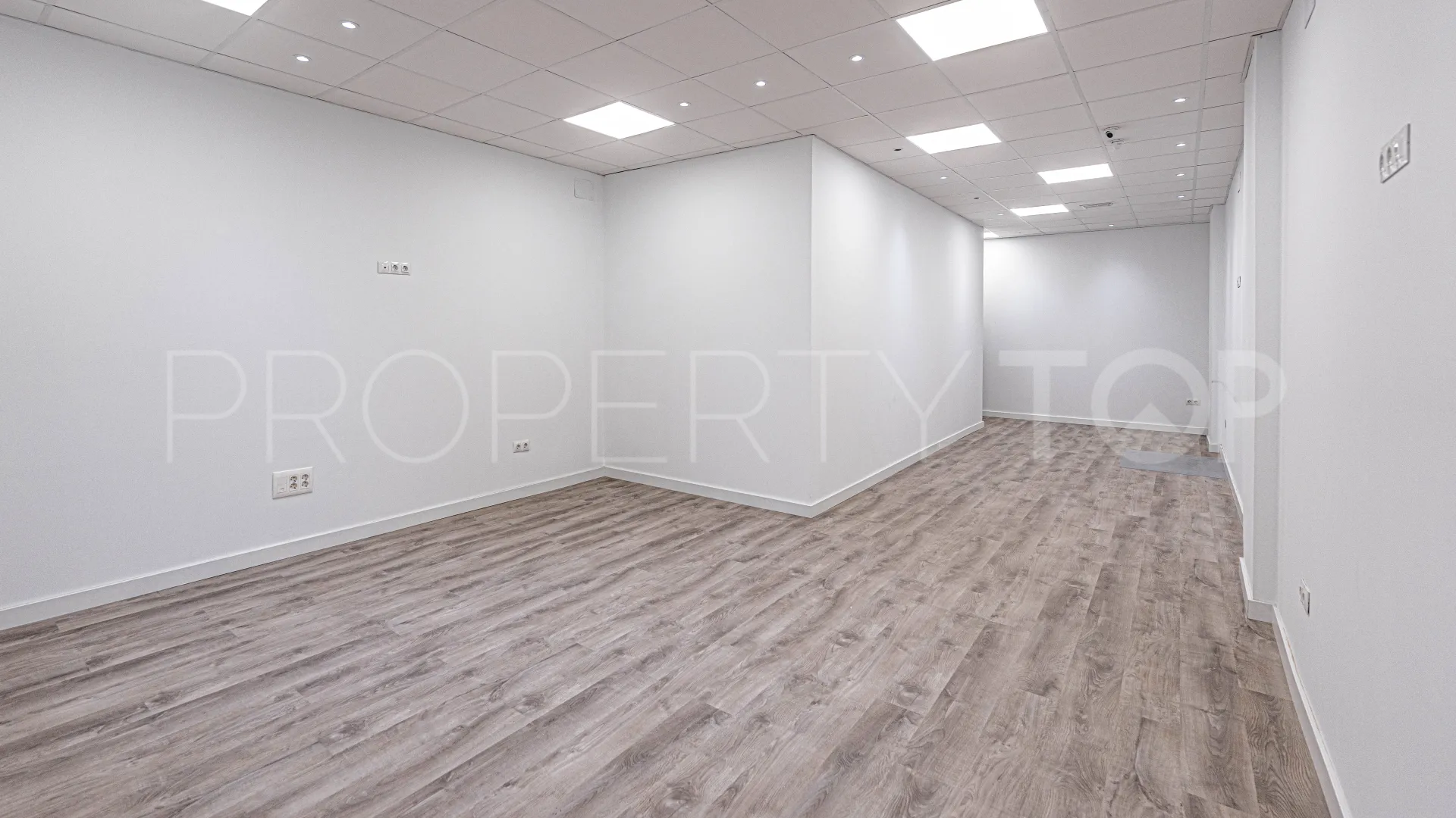 Commercial premises in Ricardo Soriano for sale