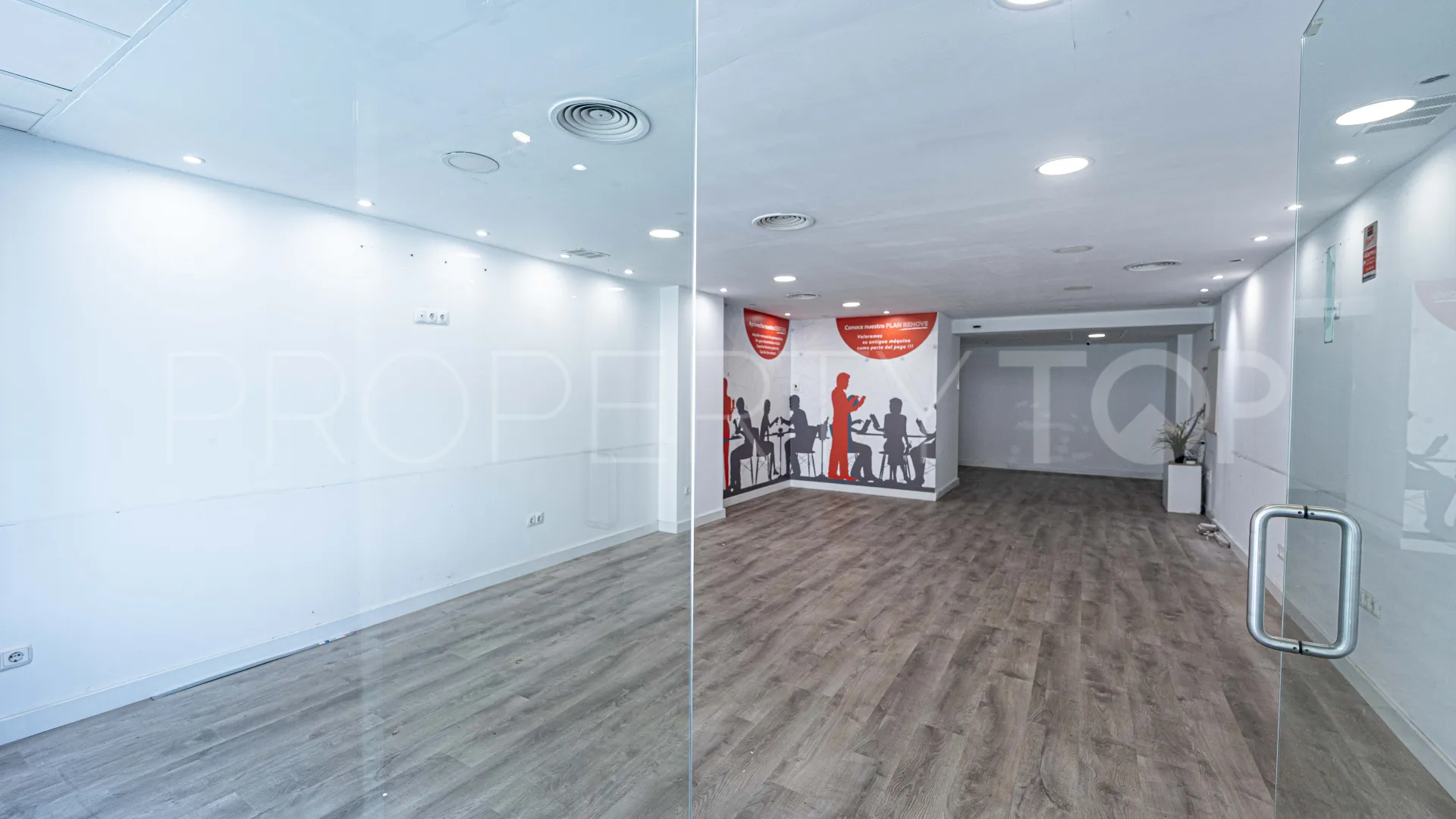 Commercial premises in Ricardo Soriano for sale