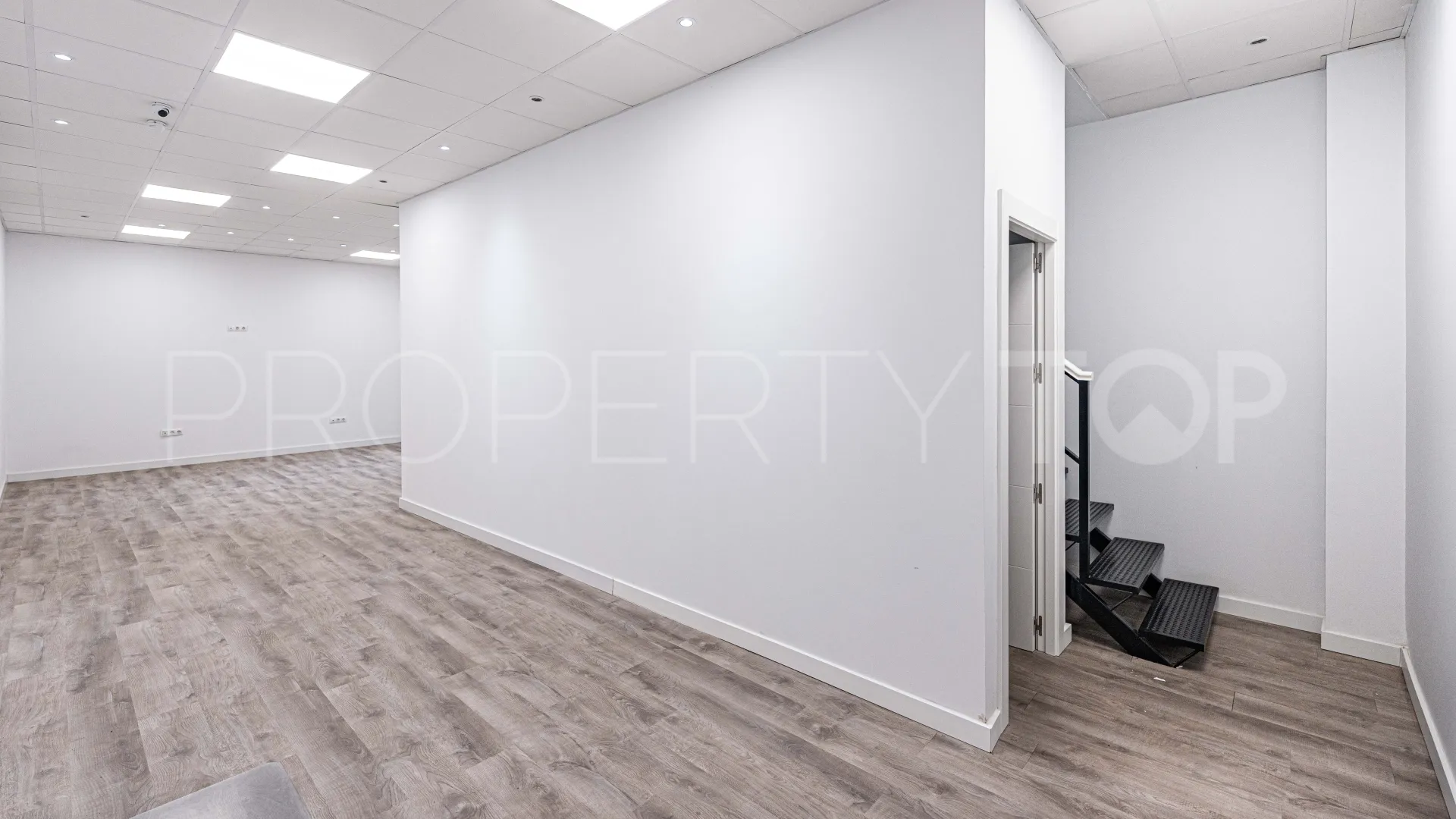 Commercial premises in Ricardo Soriano for sale