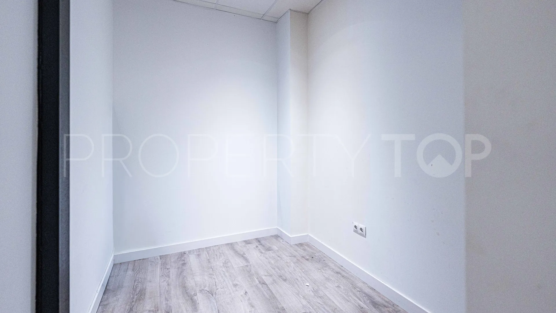 Commercial premises in Ricardo Soriano for sale