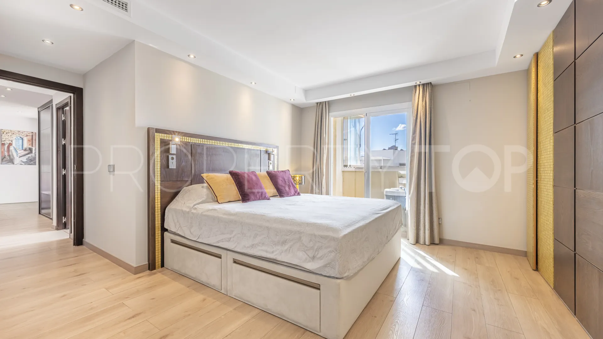 Marbella Ciudad, Ático de 3 dormitorios en venta