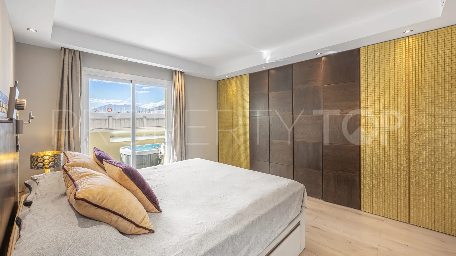 Marbella Ciudad, Ático de 3 dormitorios en venta