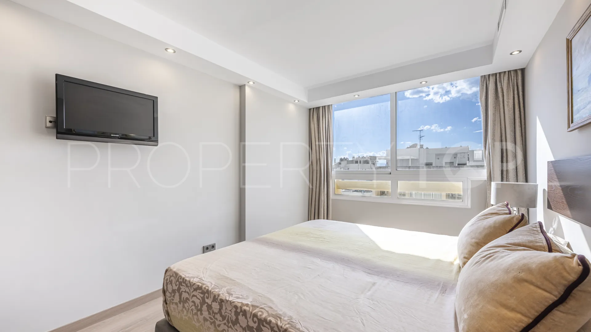 Marbella Ciudad, Ático de 3 dormitorios en venta