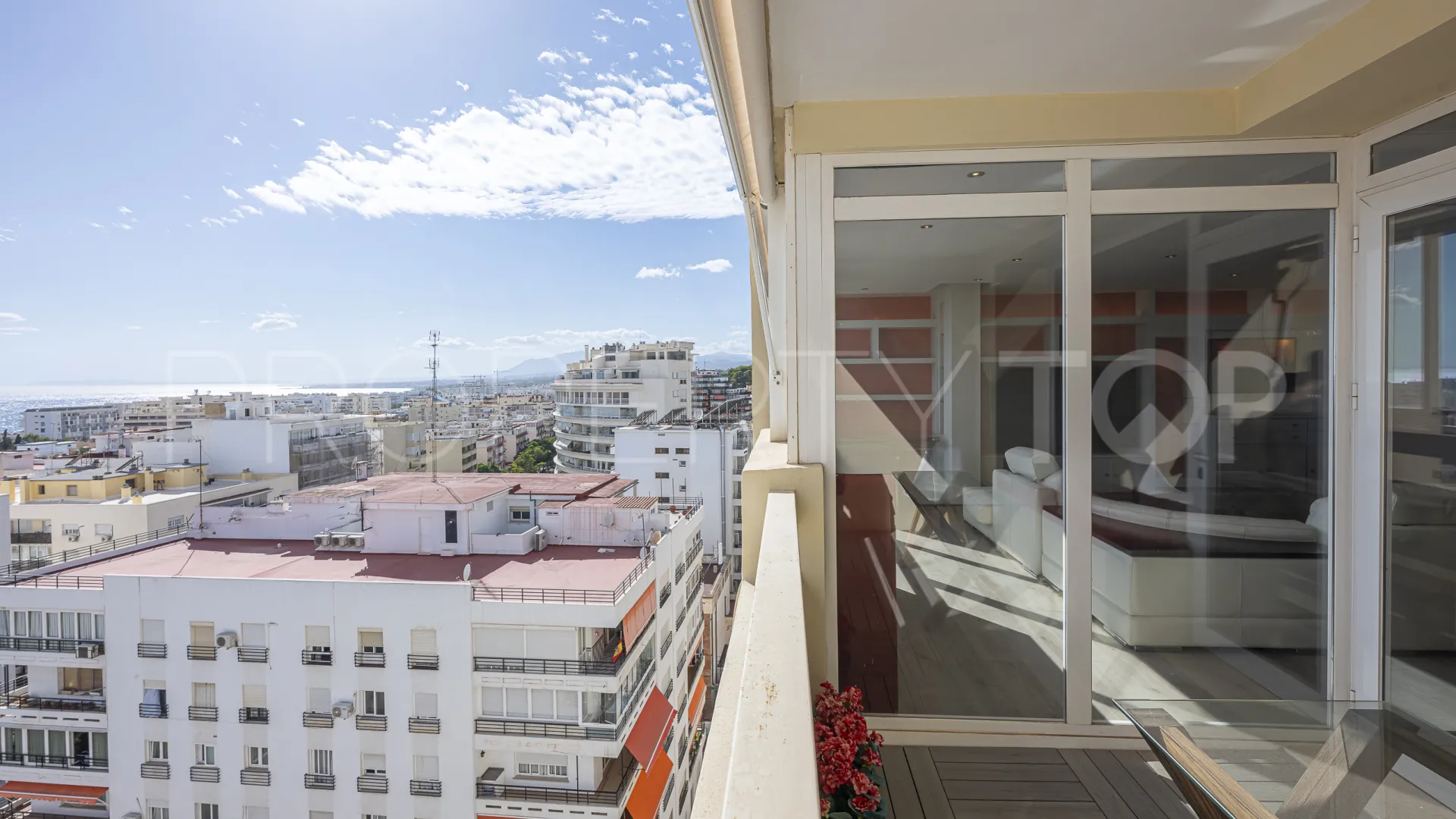 Marbella Ciudad, Ático de 3 dormitorios en venta