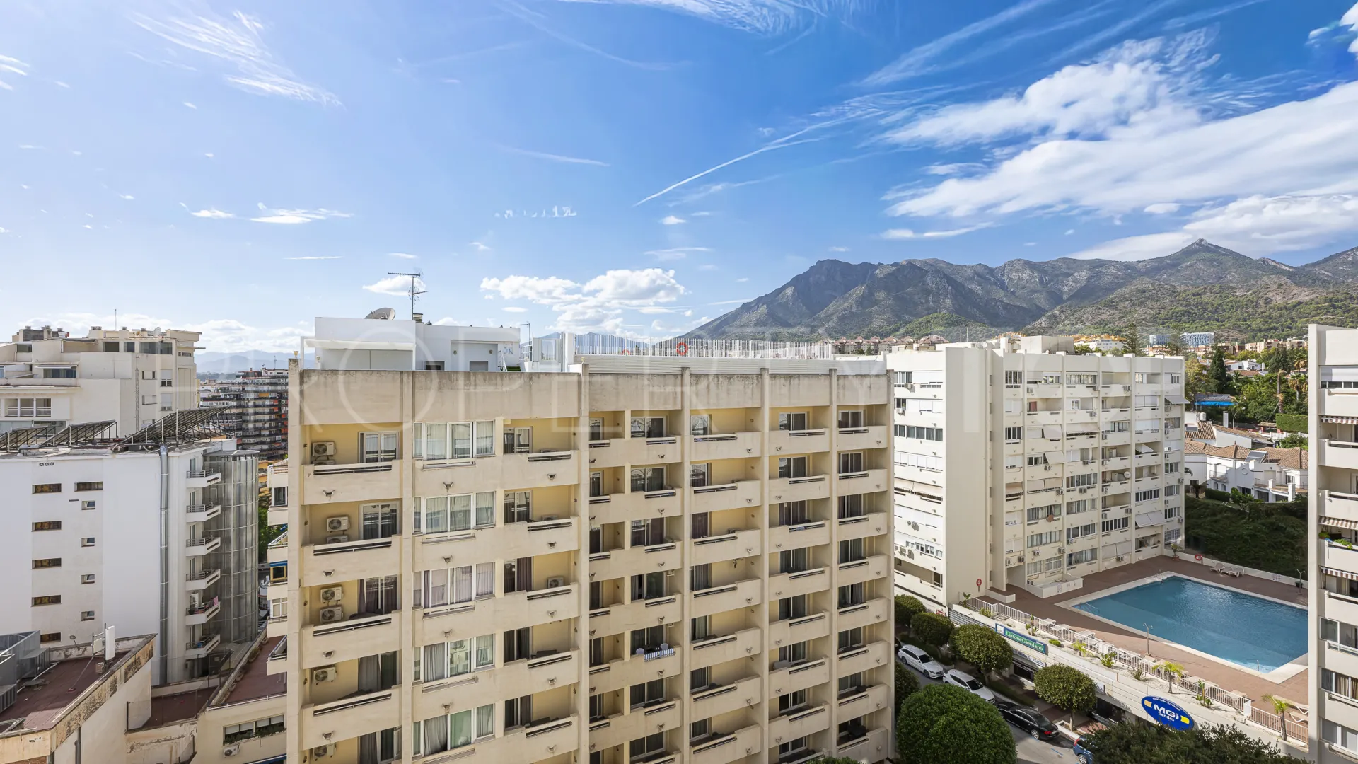 Marbella Ciudad, Ático de 3 dormitorios en venta