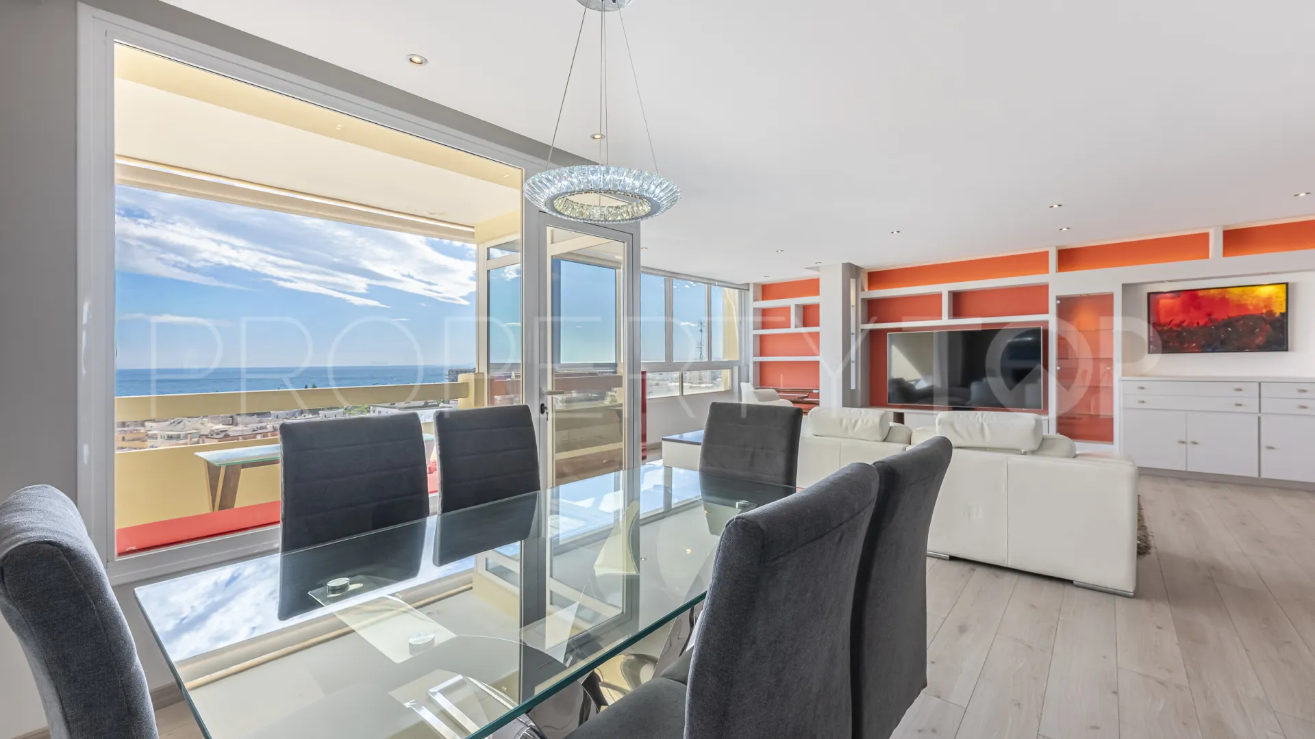 Marbella Ciudad, Ático de 3 dormitorios en venta