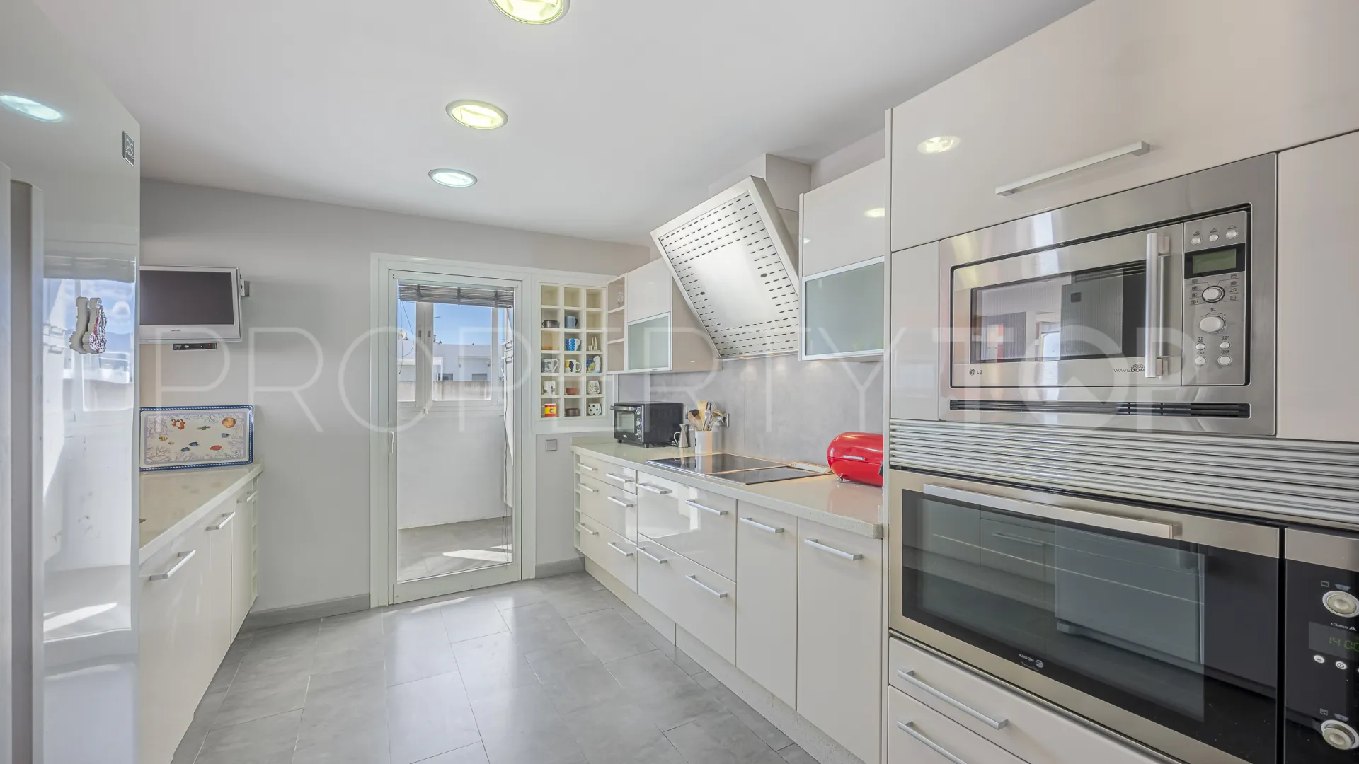 Marbella Ciudad, Ático de 3 dormitorios en venta