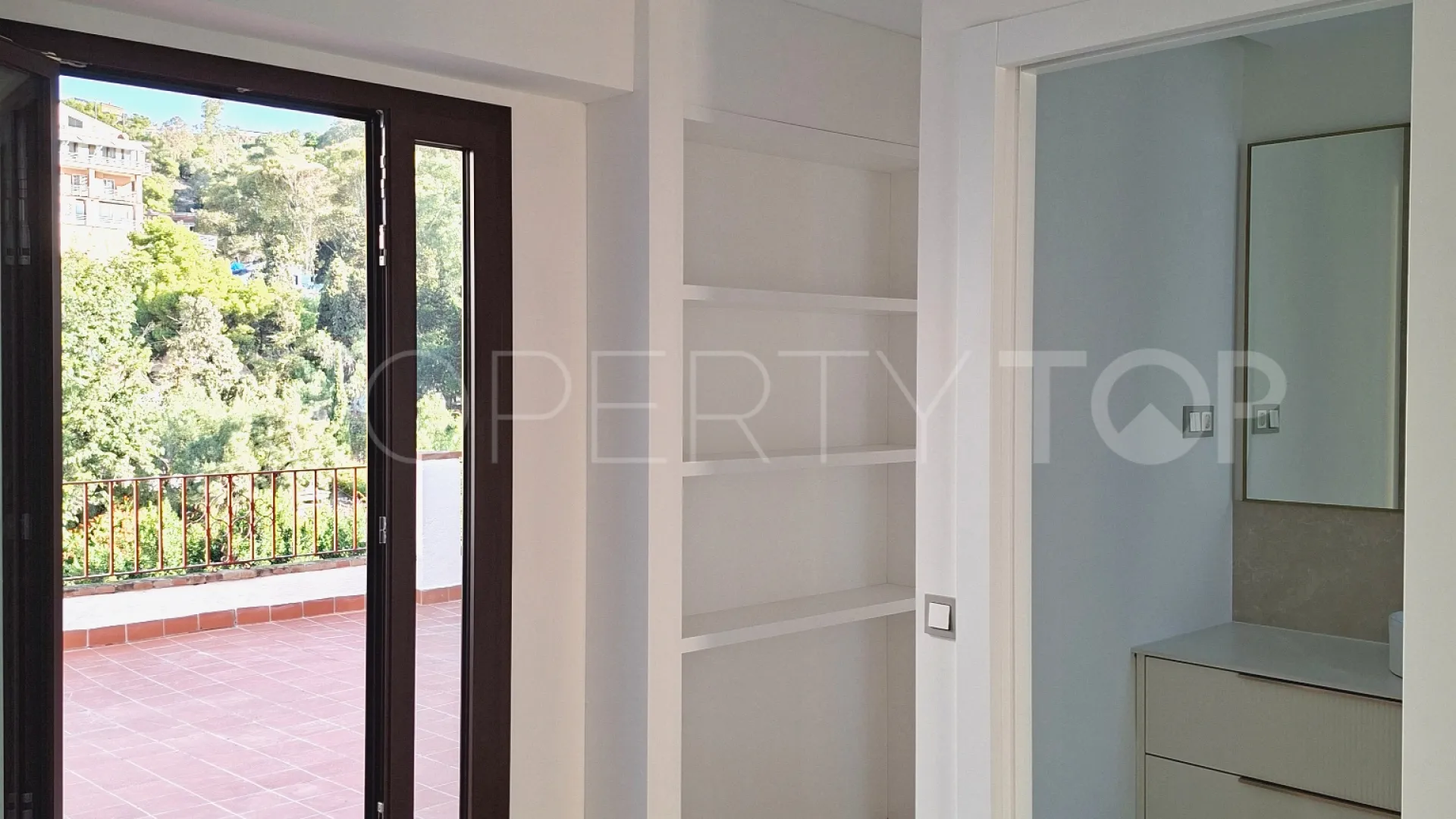 Monte Sancha, Ático de 2 dormitorios a la venta
