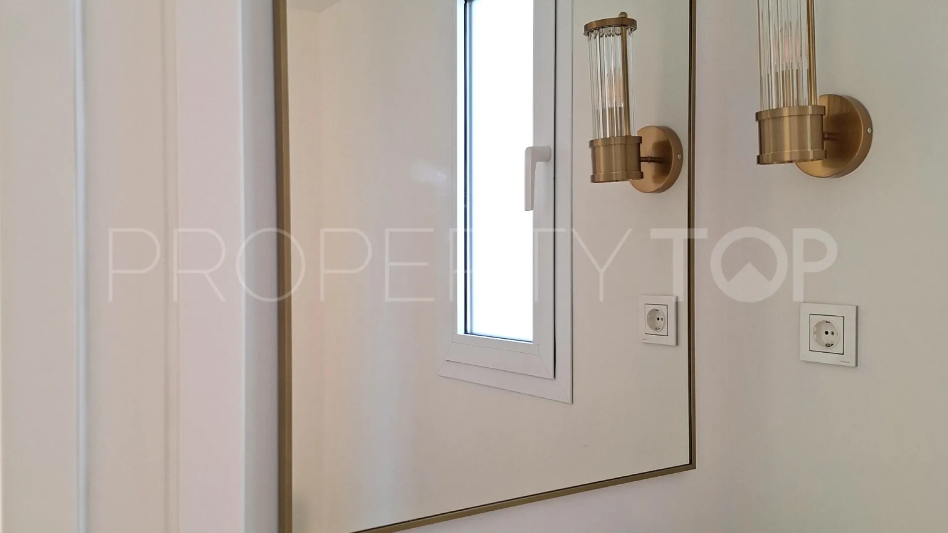 Monte Sancha, Ático de 2 dormitorios a la venta