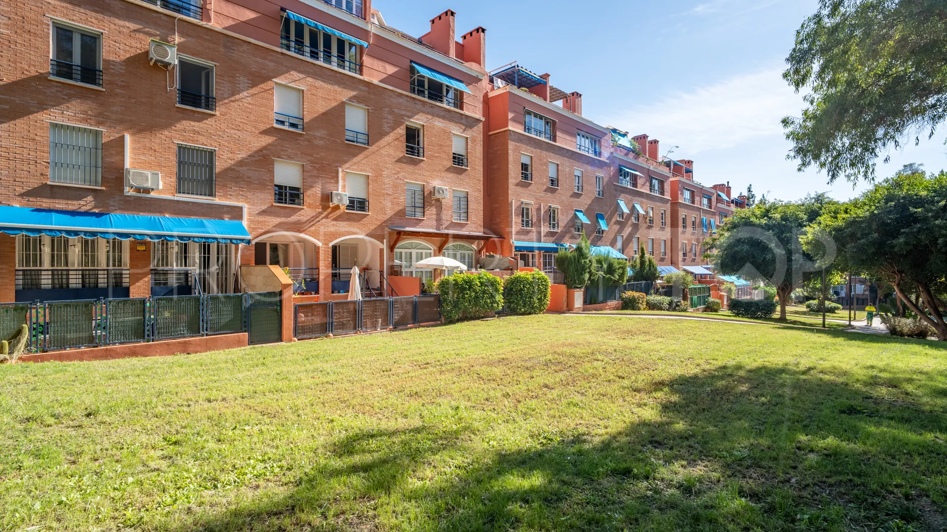 Malaga, duplex planta baja en venta con 4 dormitorios