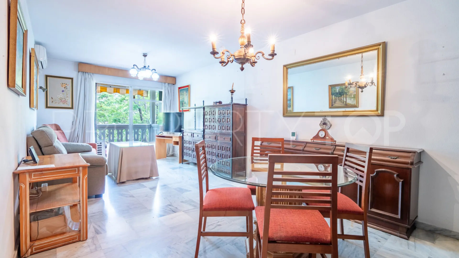 For sale apartment in Pedregalejo