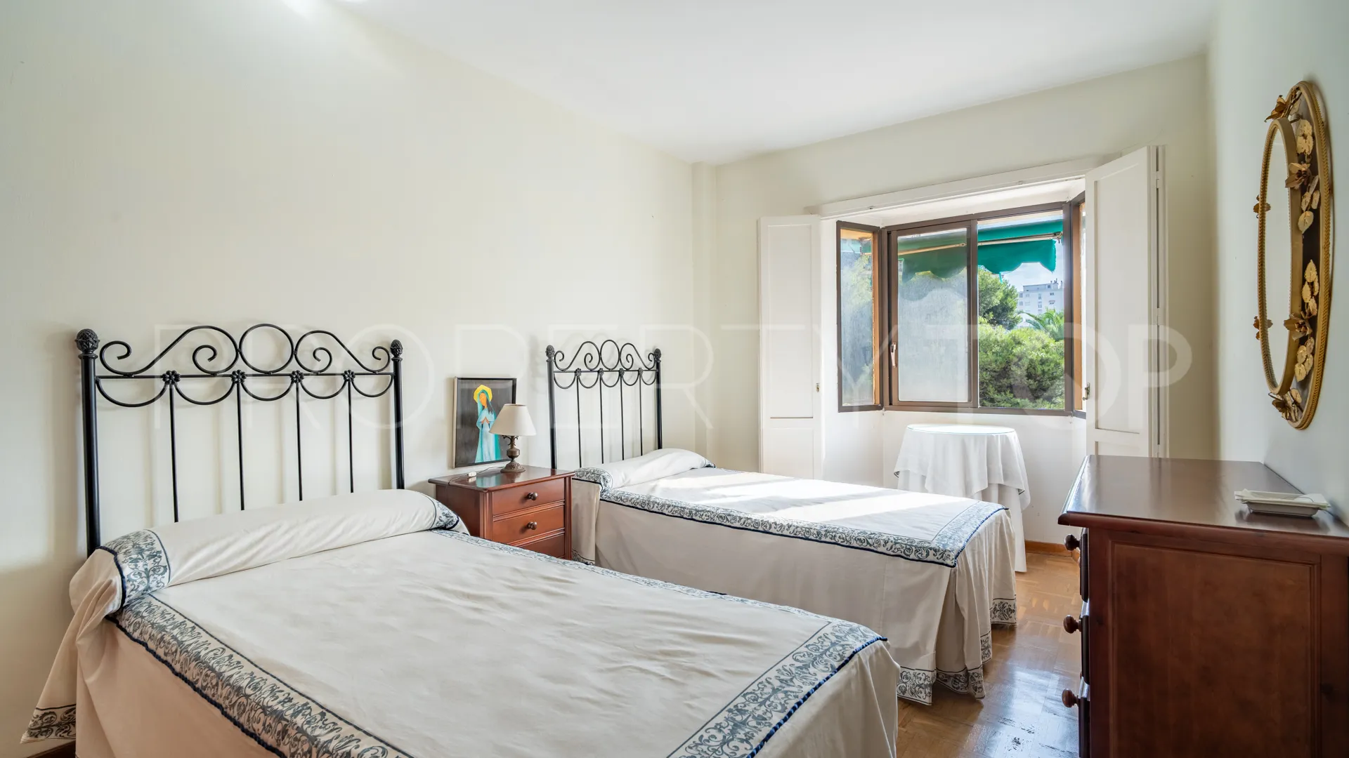 6 bedrooms apartment in El Limonar for sale