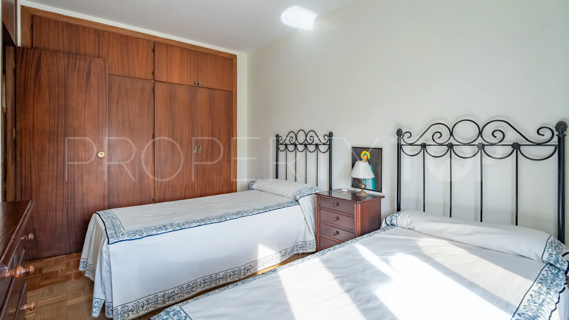 6 bedrooms apartment in El Limonar for sale
