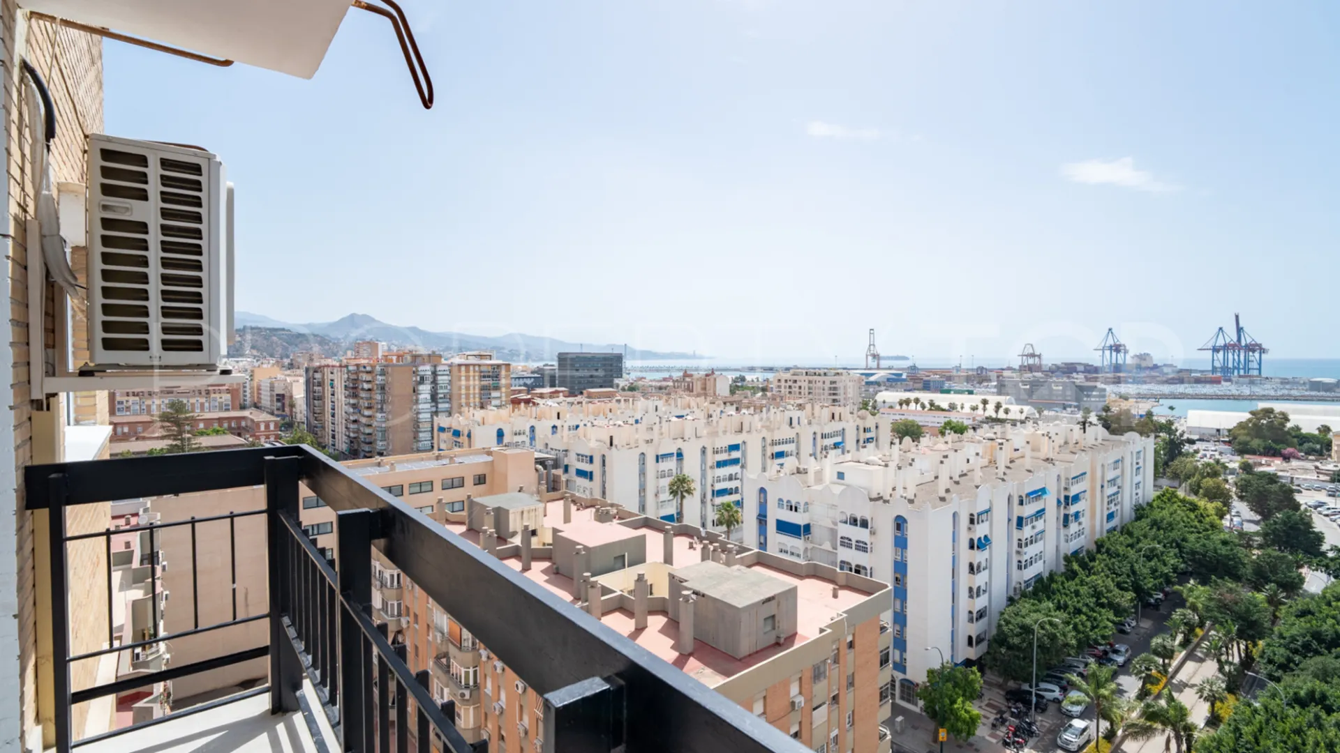 Huelin 4 bedrooms penthouse for sale