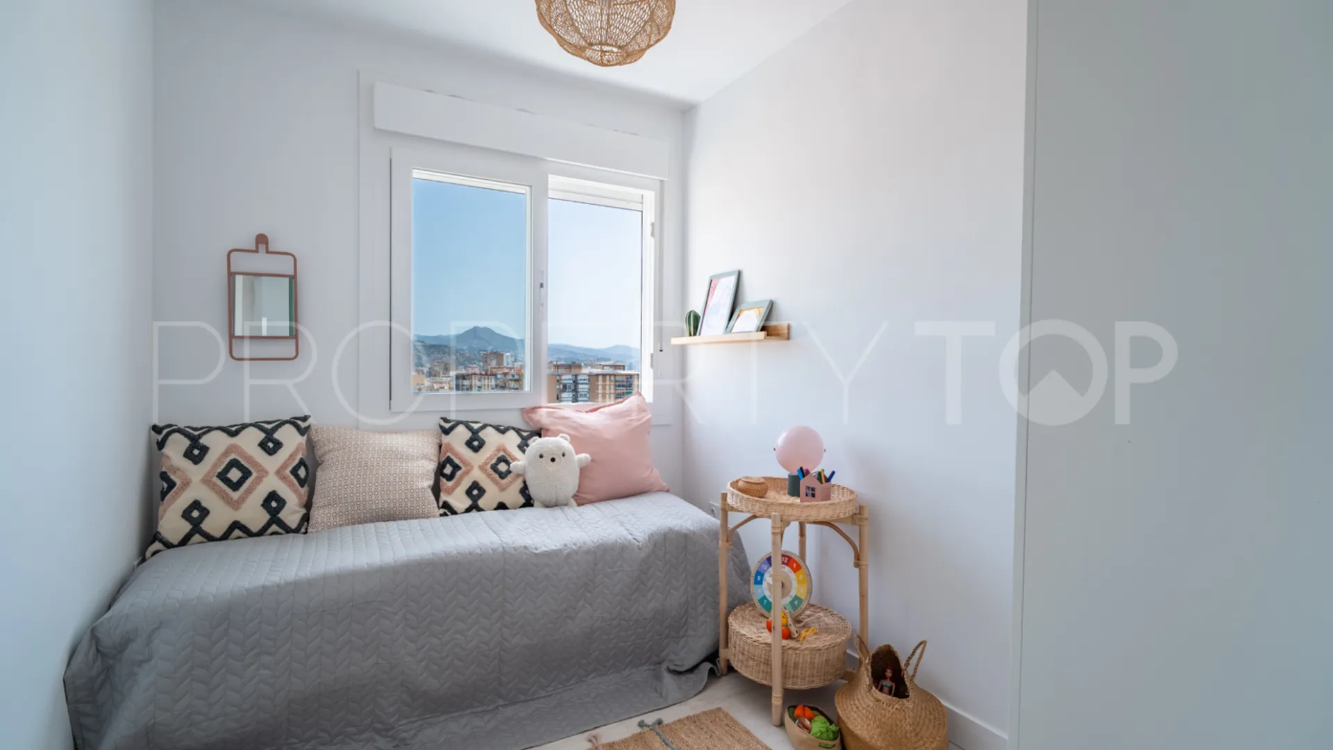 Huelin 4 bedrooms penthouse for sale