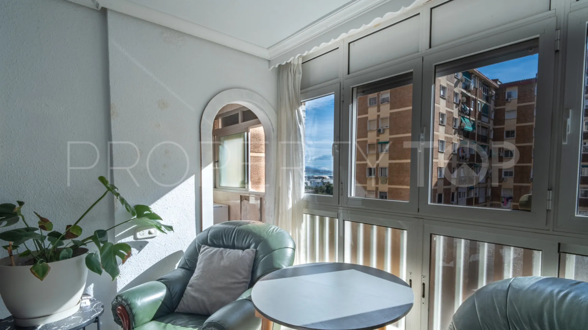 Apartamento en venta de 3 dormitorios en Huelin