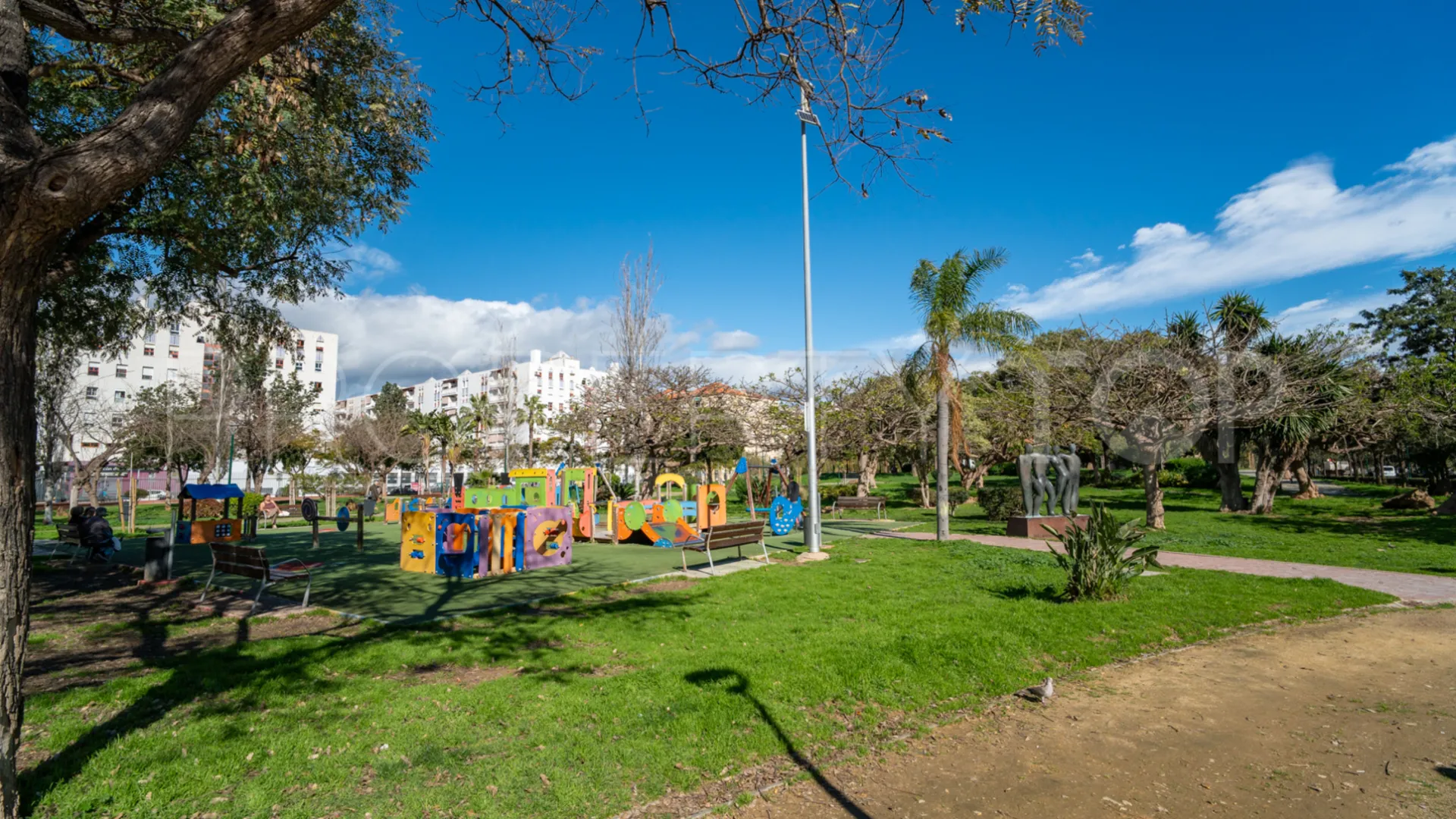 Apartamento en venta de 3 dormitorios en Huelin