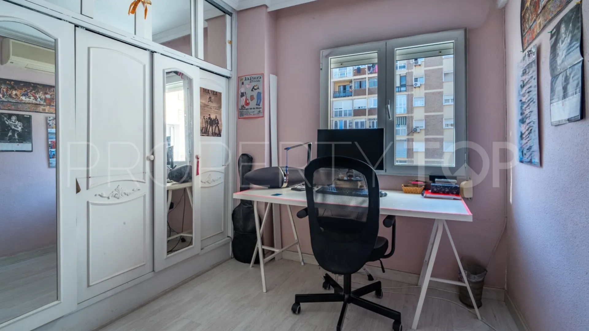 Apartamento en venta de 3 dormitorios en Huelin
