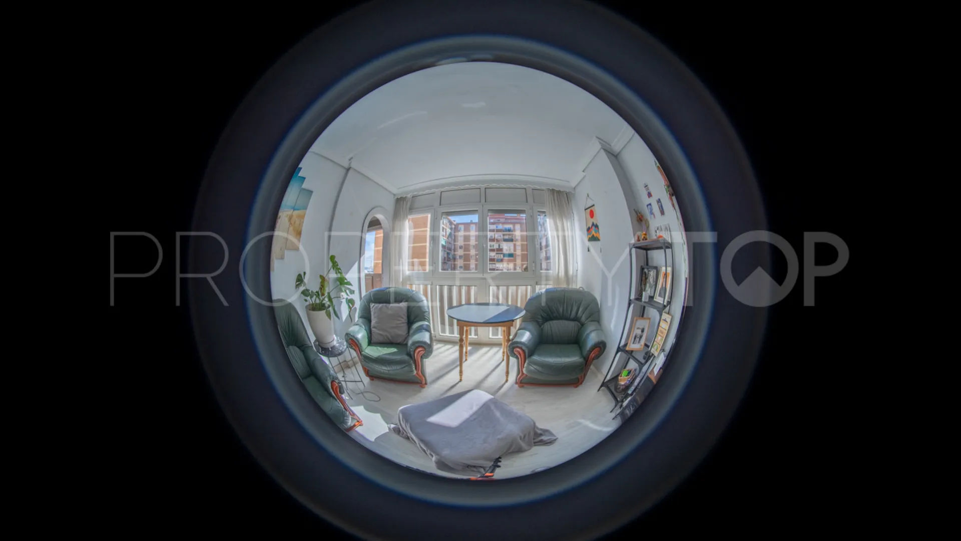 Apartamento en venta de 3 dormitorios en Huelin