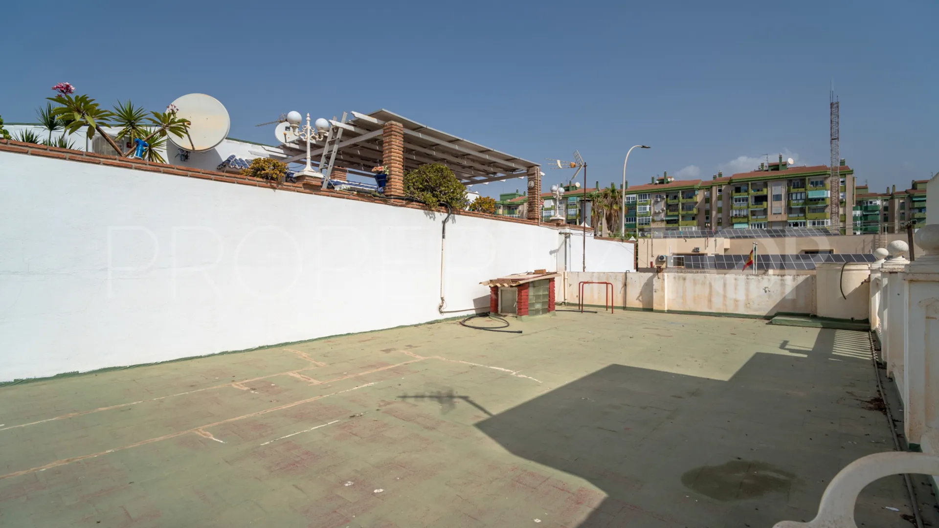 5 bedrooms town house in El Palo for sale