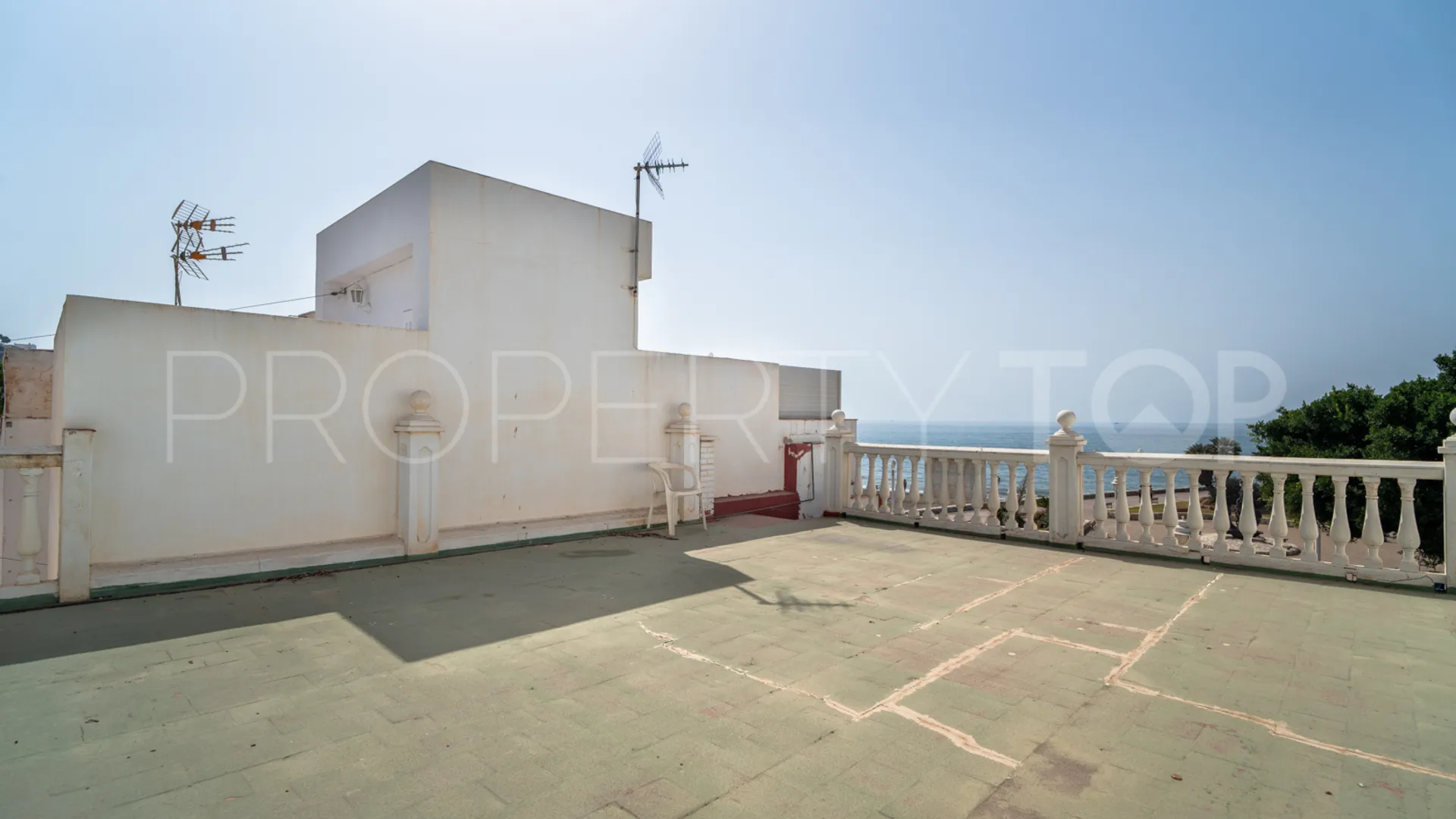 5 bedrooms town house in El Palo for sale