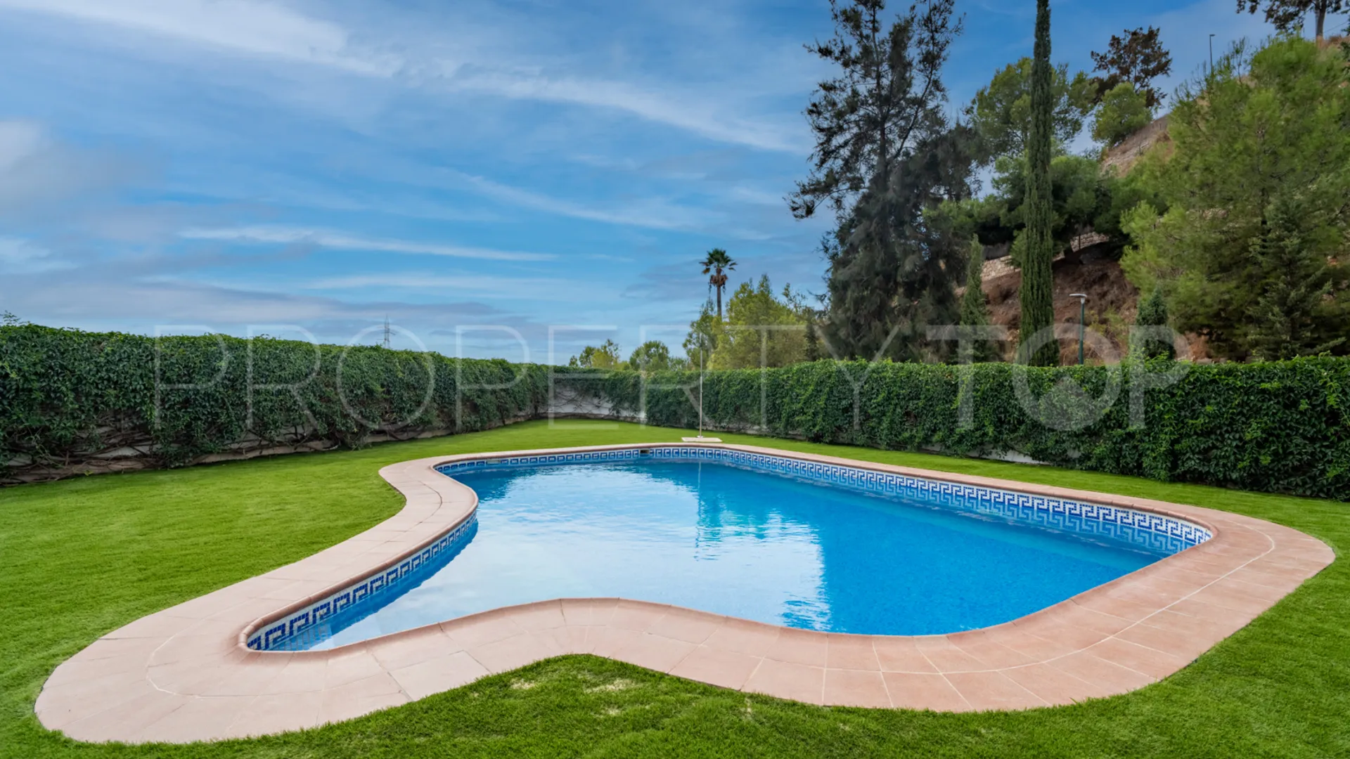 Pinares de San Antón 5 bedrooms house for sale