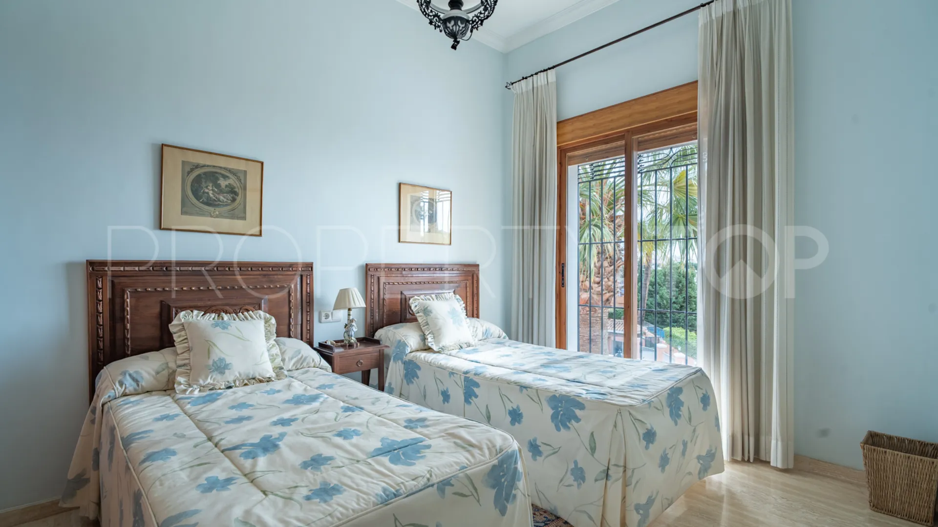 Pinares de San Antón 5 bedrooms house for sale