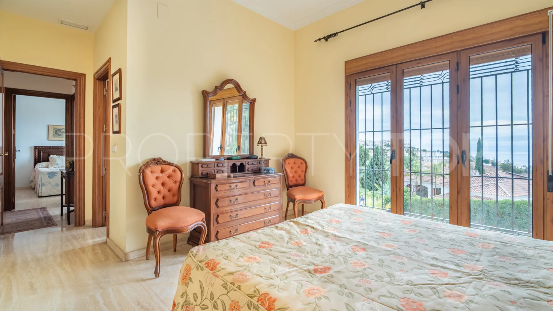 Pinares de San Antón 5 bedrooms house for sale