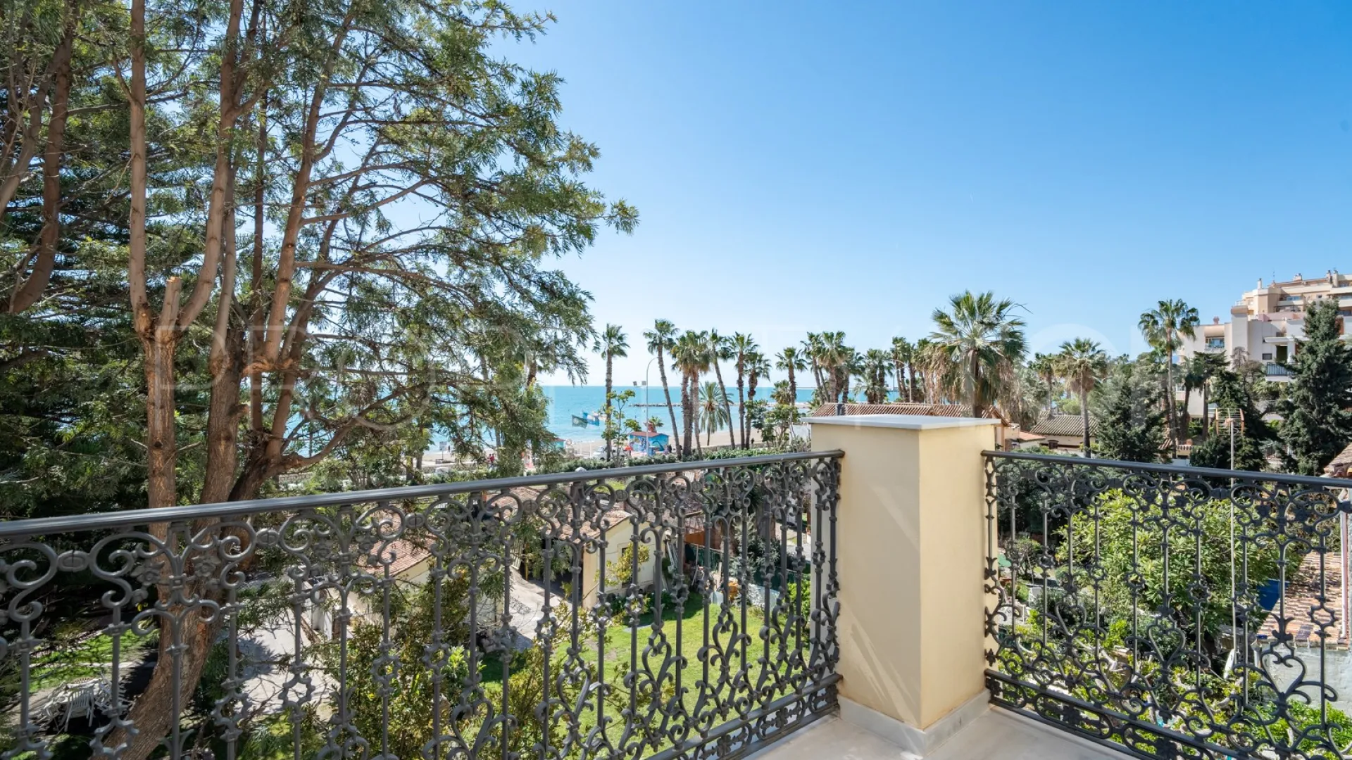 3 bedrooms duplex in El Limonar for sale