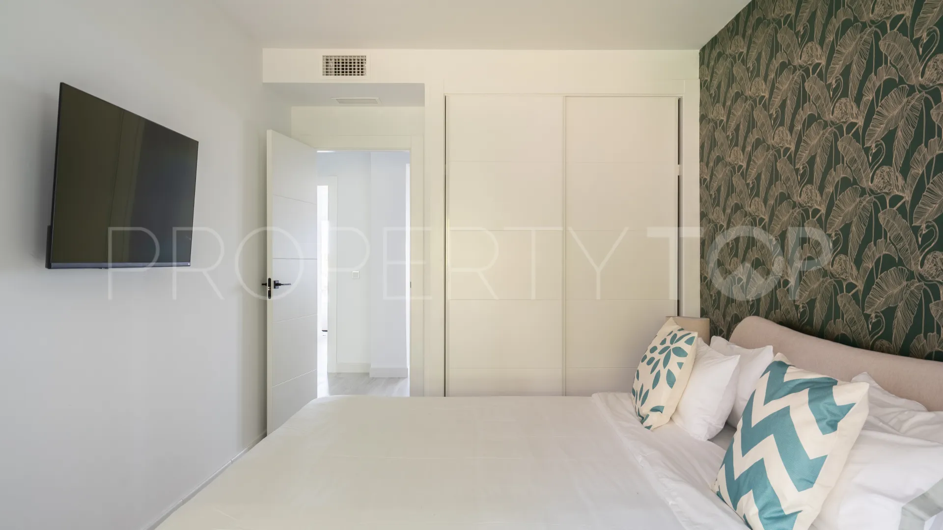 3 bedrooms ground floor apartment in Altos de La Quinta for sale
