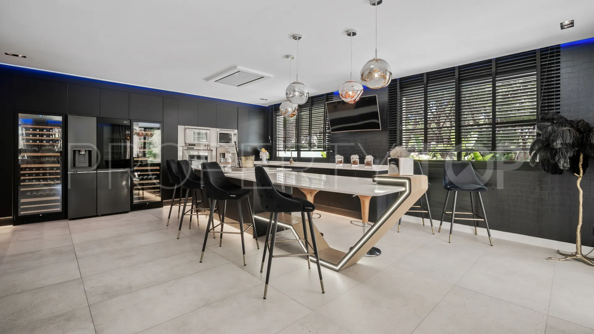For sale Marbella 6 bedrooms villa
