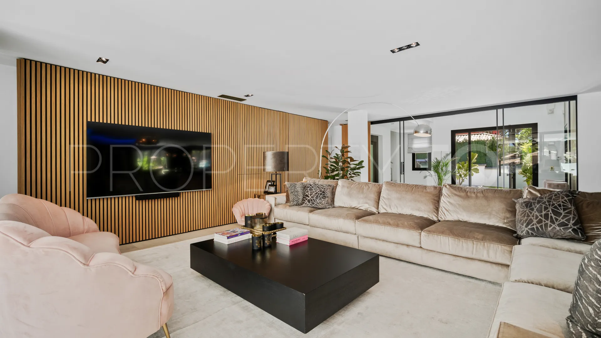 For sale Marbella 6 bedrooms villa