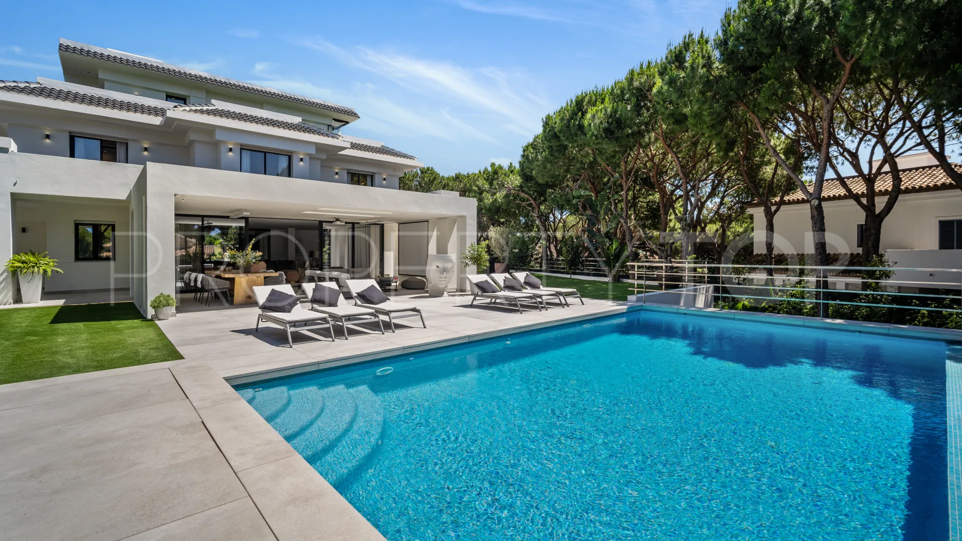 For sale Marbella 6 bedrooms villa